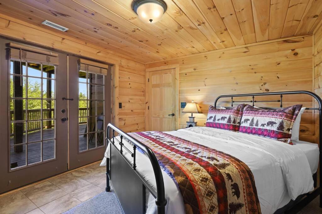 Sky High Lodge By Bk Stays. Large Cabin. Amazing Views. Game Room. Jacuzzi. Six Bedrooms. Sleeps 12 Blue Ridge Exteriör bild
