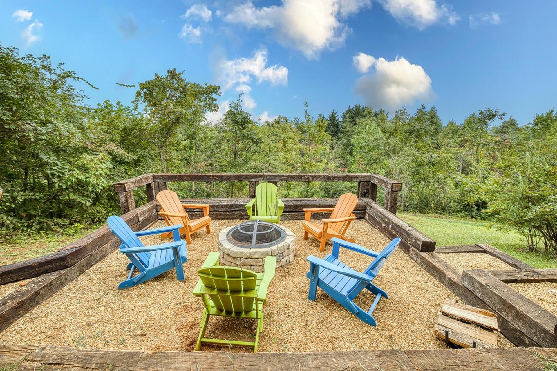 Sky High Lodge By Bk Stays. Large Cabin. Amazing Views. Game Room. Jacuzzi. Six Bedrooms. Sleeps 12 Blue Ridge Exteriör bild