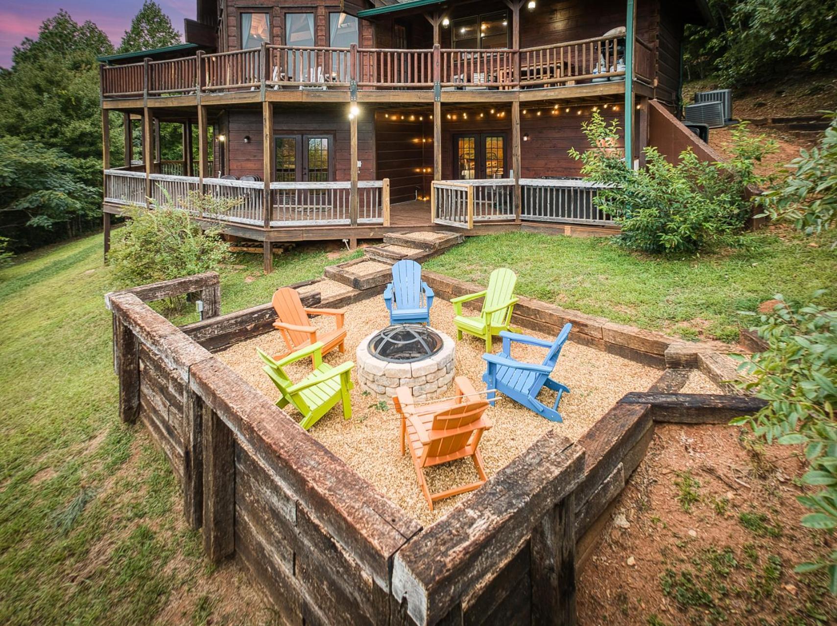 Sky High Lodge By Bk Stays. Large Cabin. Amazing Views. Game Room. Jacuzzi. Six Bedrooms. Sleeps 12 Blue Ridge Exteriör bild