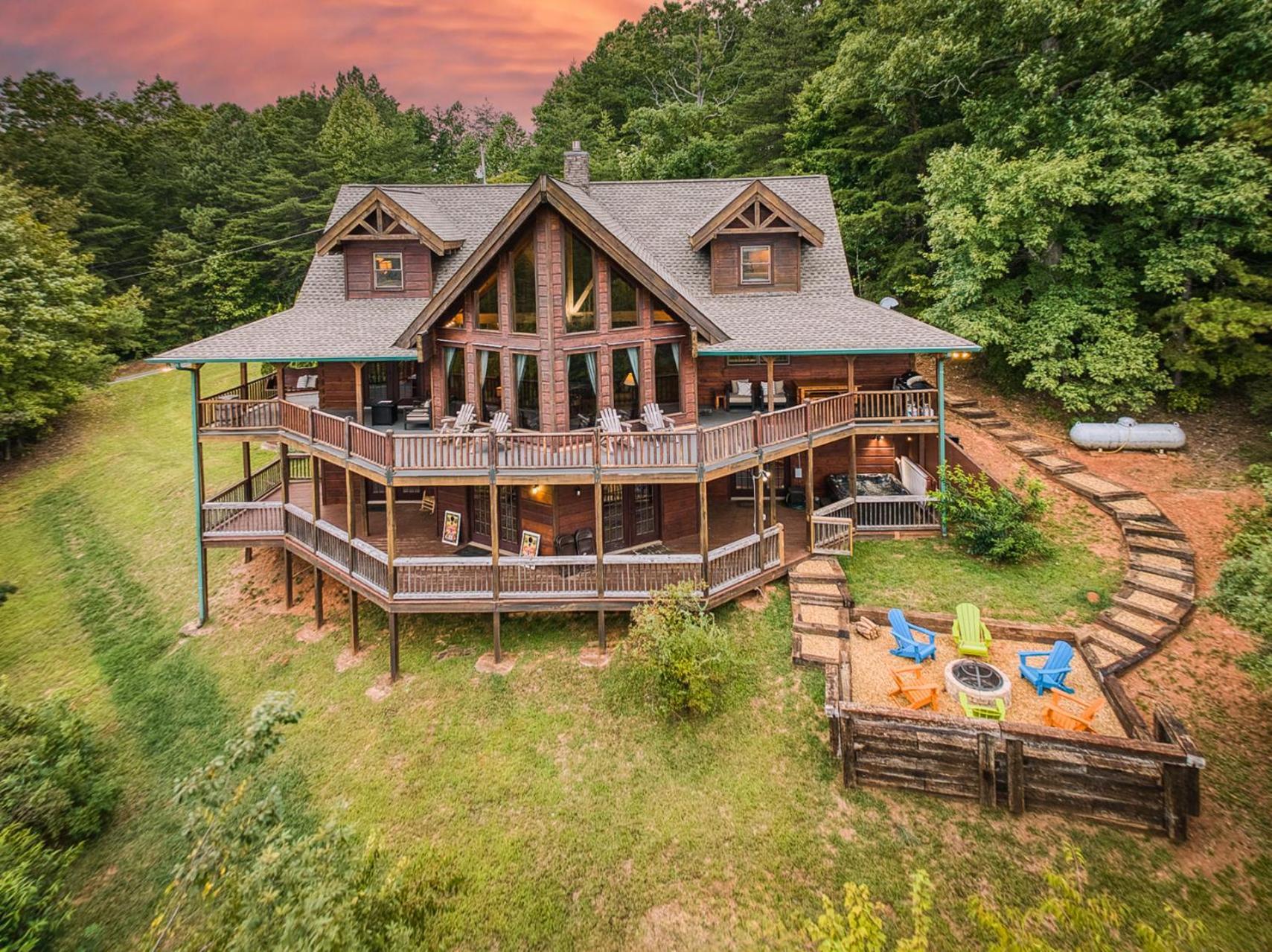 Sky High Lodge By Bk Stays. Large Cabin. Amazing Views. Game Room. Jacuzzi. Six Bedrooms. Sleeps 12 Blue Ridge Exteriör bild